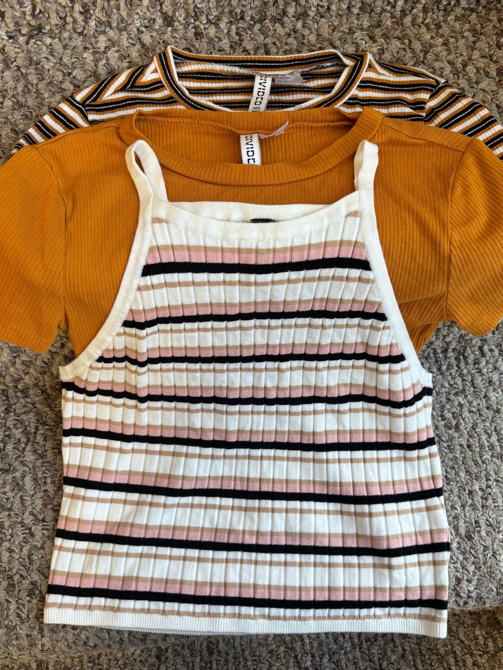 Three DIVIDED H&M Ribbed Shirts